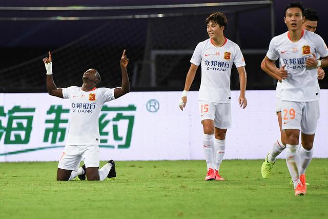 乌加特膝盖重伤打乱曼联夏季计划，FIFA 最高或赔付5857万元